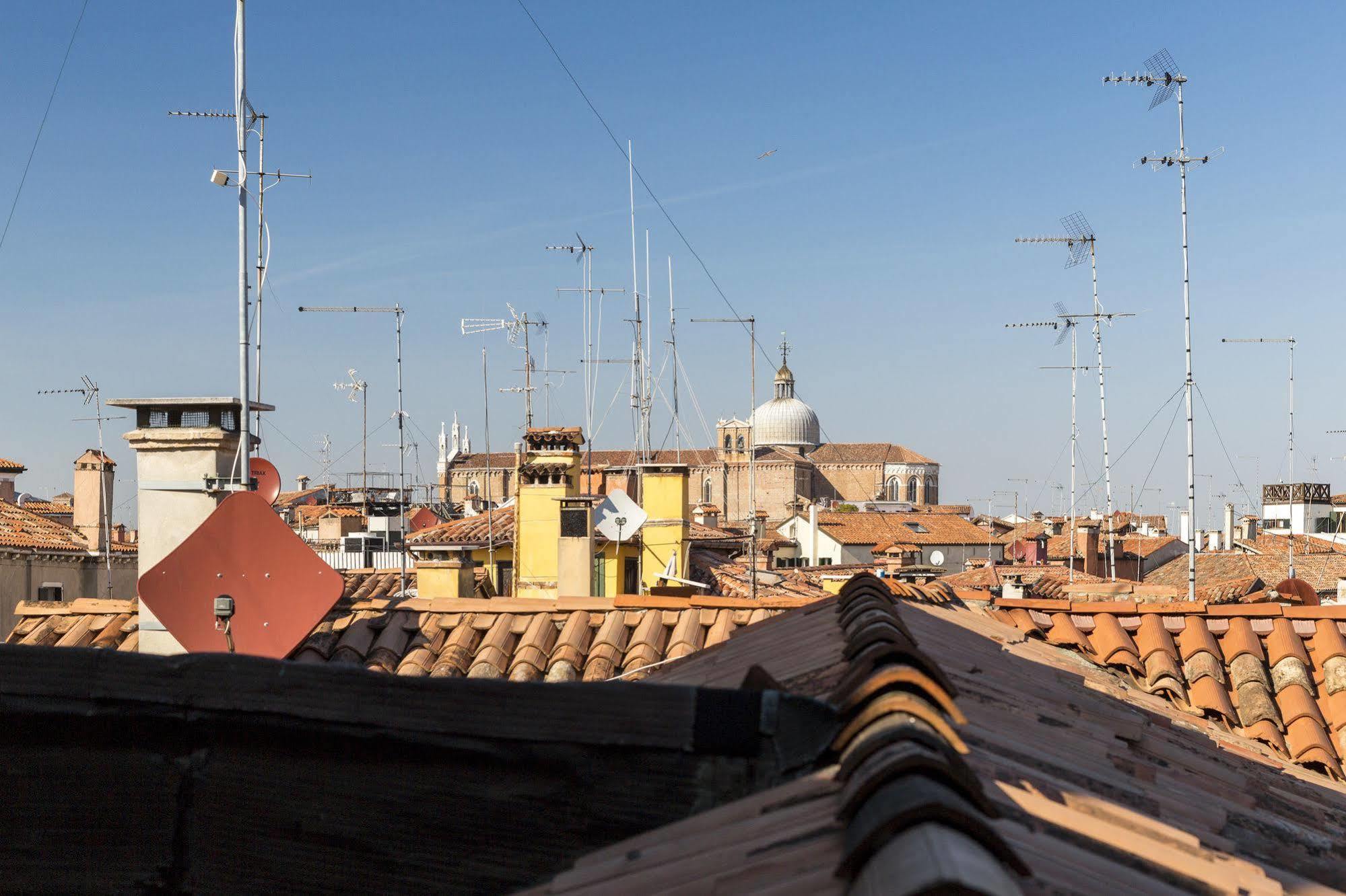Elegant Terrace Apartment Near Piazza San Marco Last Floor No Lift Venice Exterior photo
