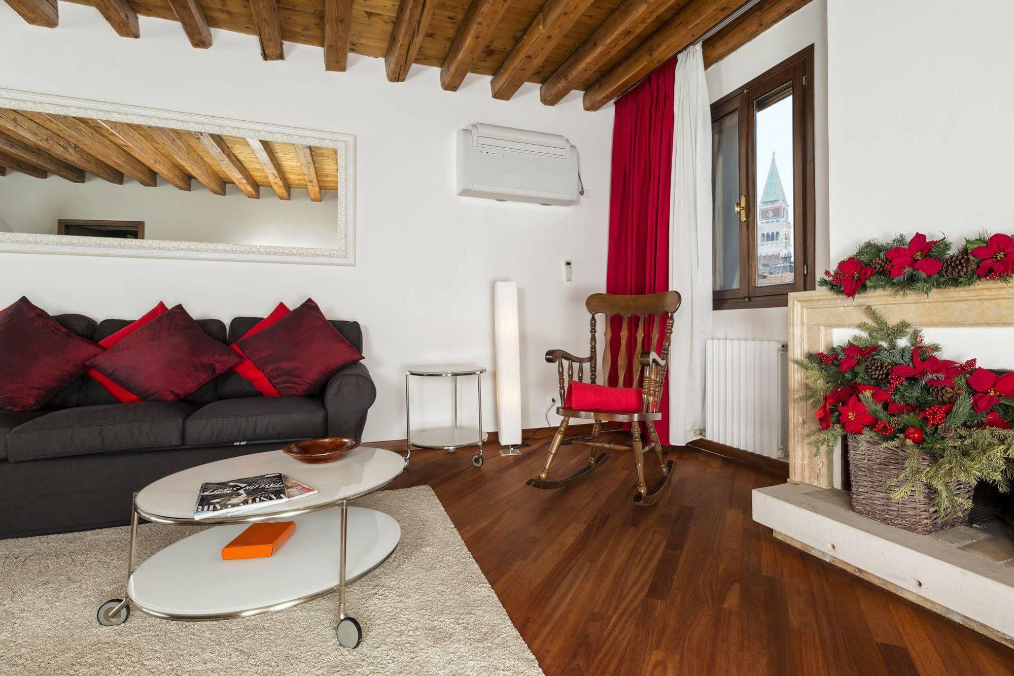 Elegant Terrace Apartment Near Piazza San Marco Last Floor No Lift Venice Exterior photo